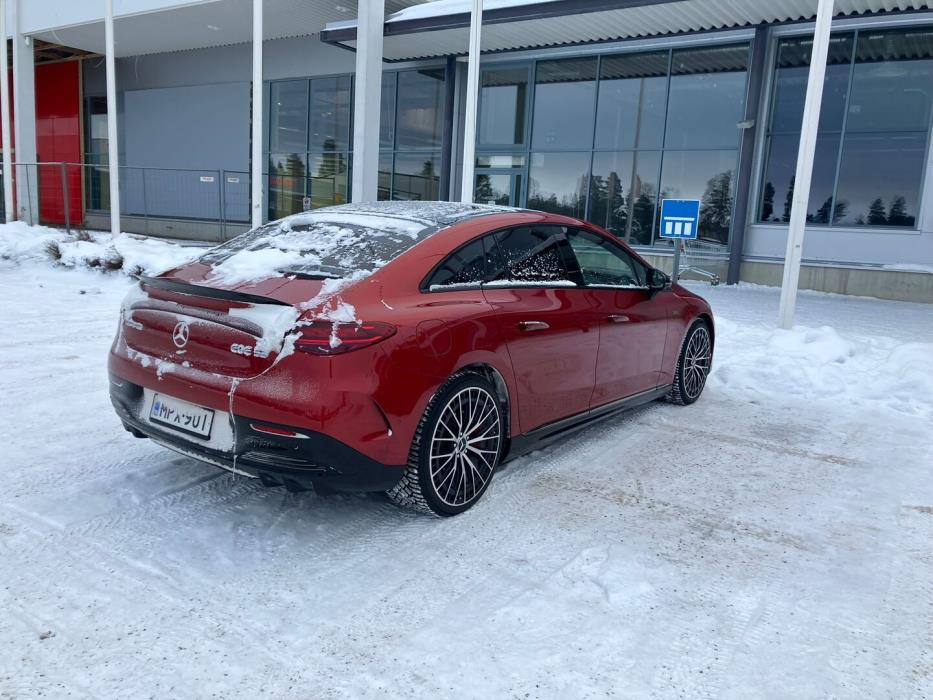 MERCEDES-BENZ EQE 2023