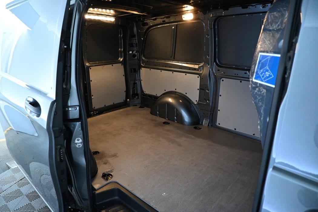 MERCEDES-BENZ Vito 2023