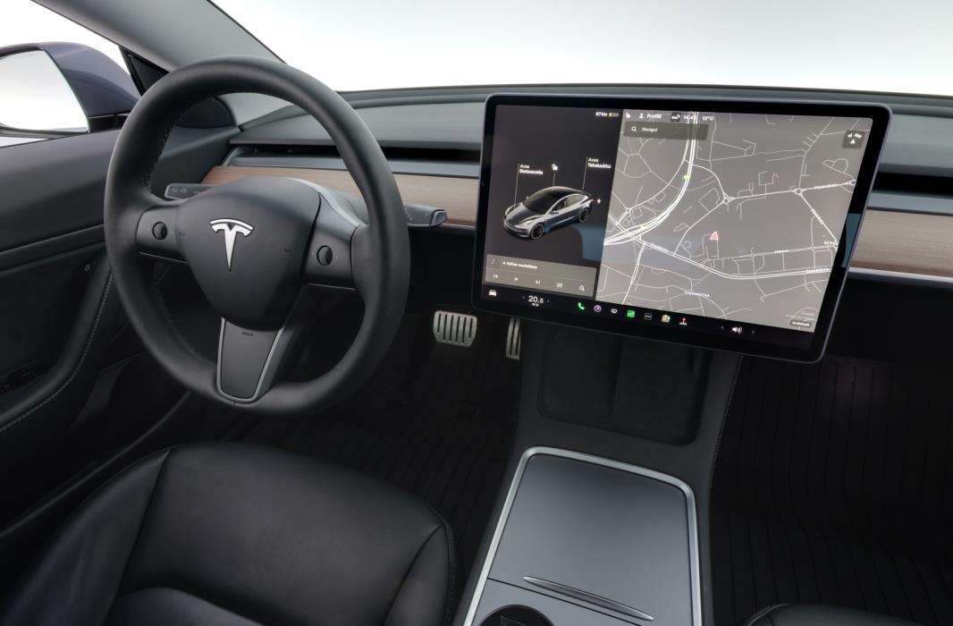 TESLA Model 3 2021