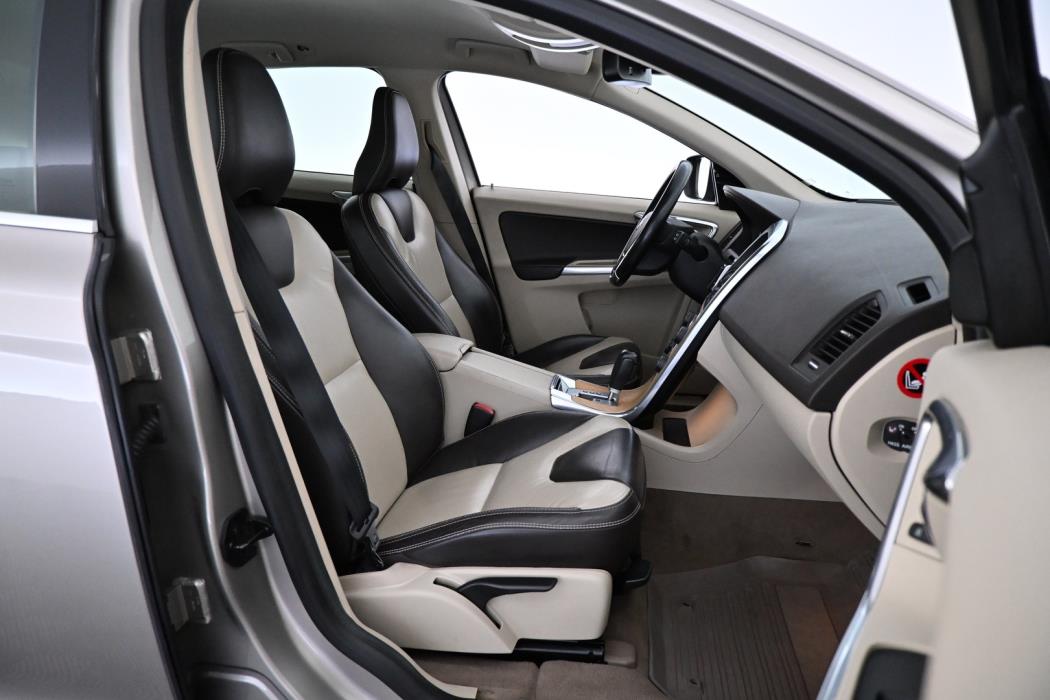 VOLVO XC60 2012