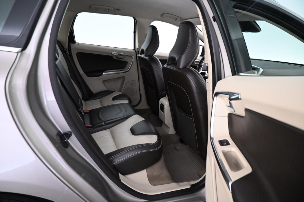 VOLVO XC60 2012