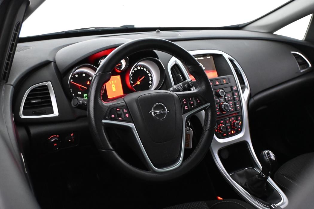 OPEL Astra 2015