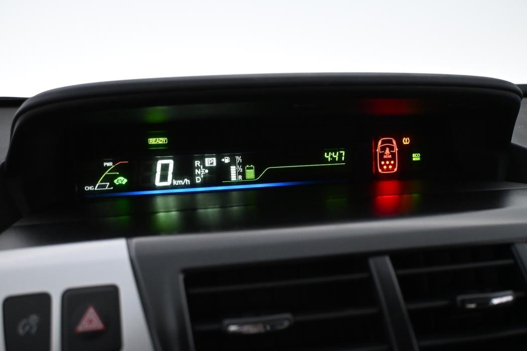 TOYOTA Prius+ 2015