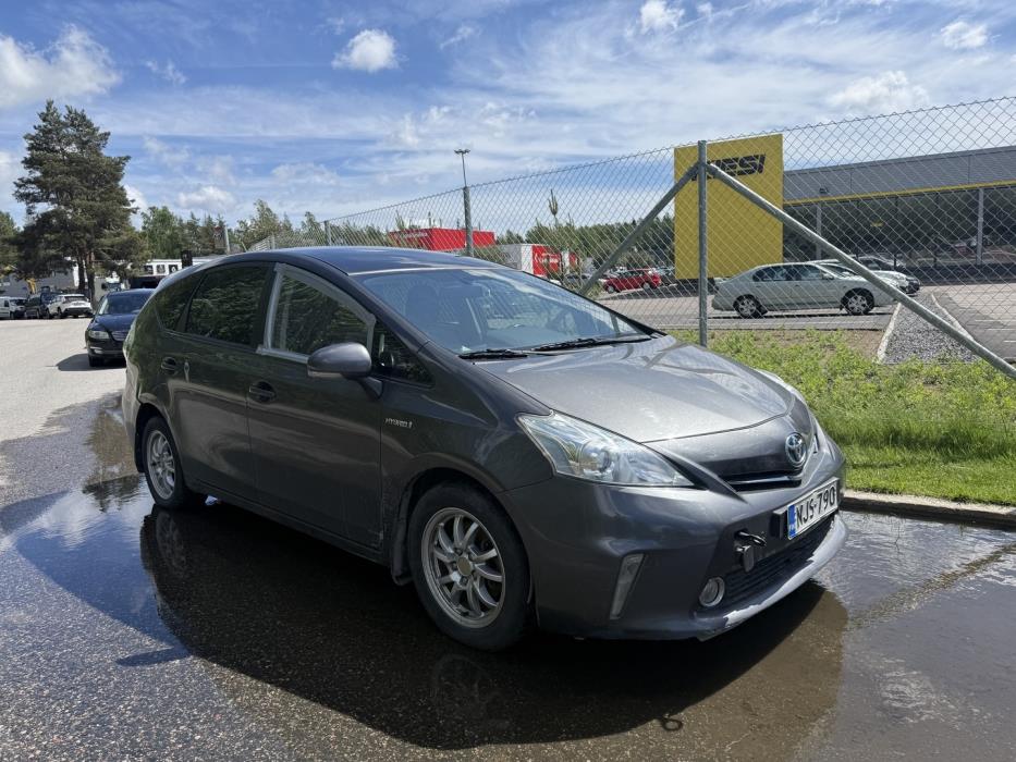 TOYOTA Prius+ 2015