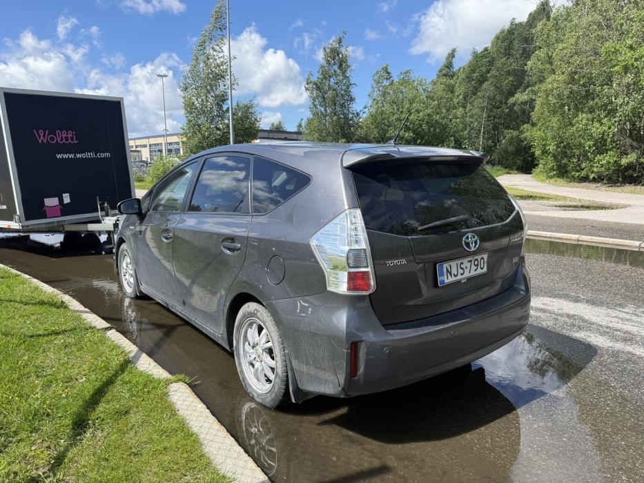 TOYOTA Prius+ 2015
