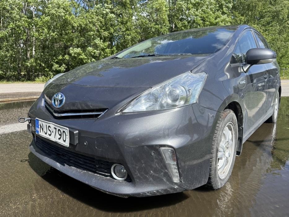 TOYOTA Prius+ 2015