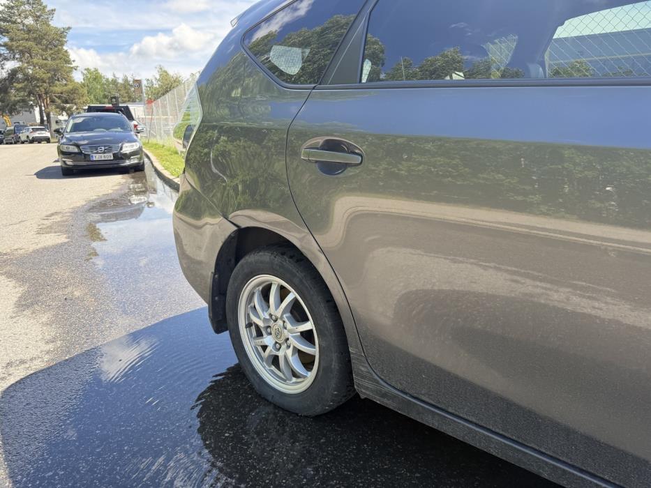 TOYOTA Prius+ 2015