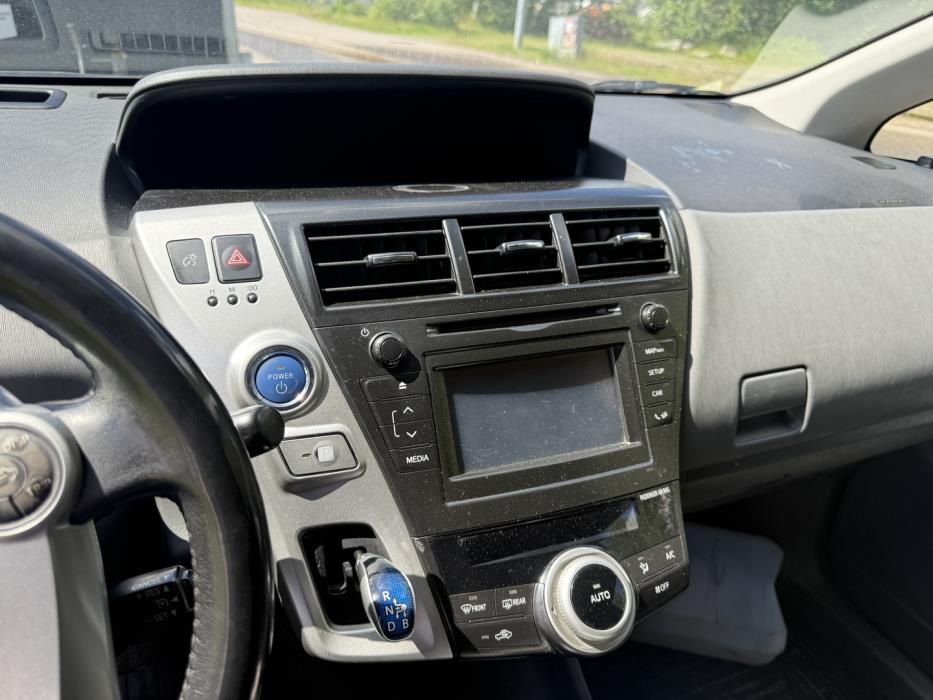 TOYOTA Prius+ 2015