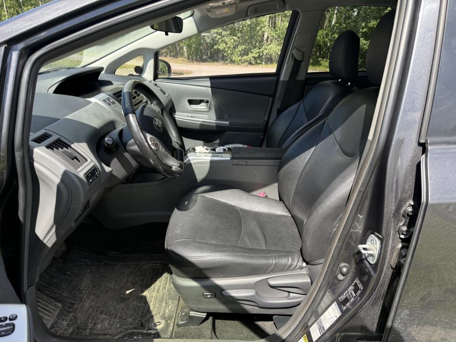 TOYOTA Prius+ 2015