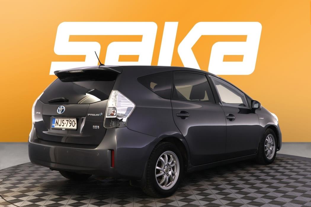 TOYOTA Prius+ 2015