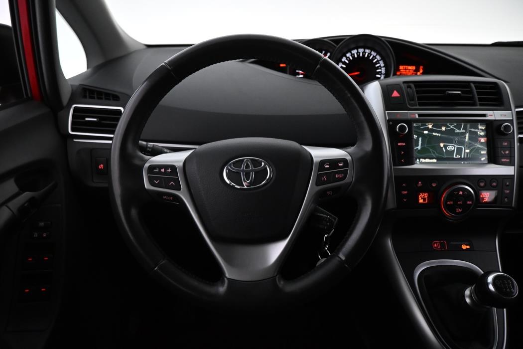 TOYOTA Verso 2016