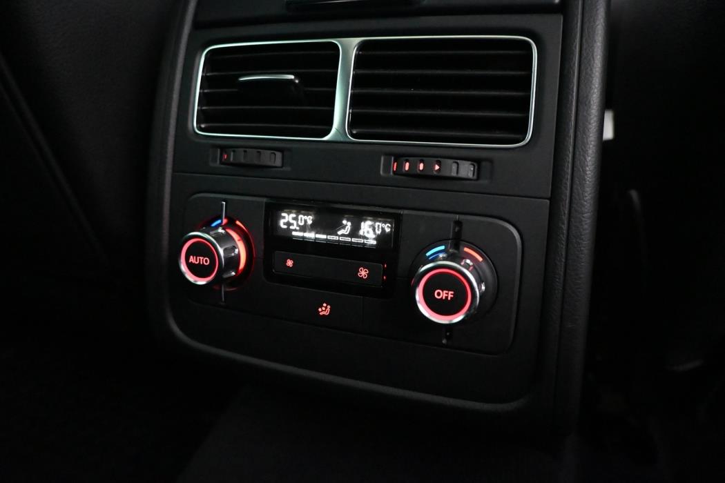 VOLKSWAGEN Touareg 2010