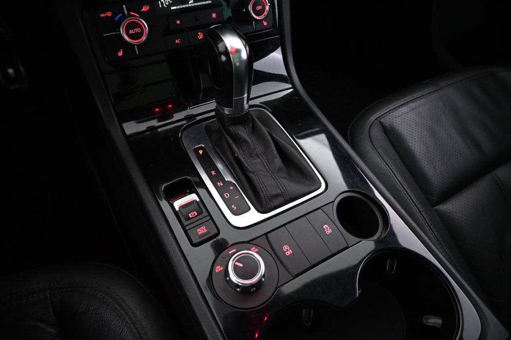 VOLKSWAGEN Touareg 2010