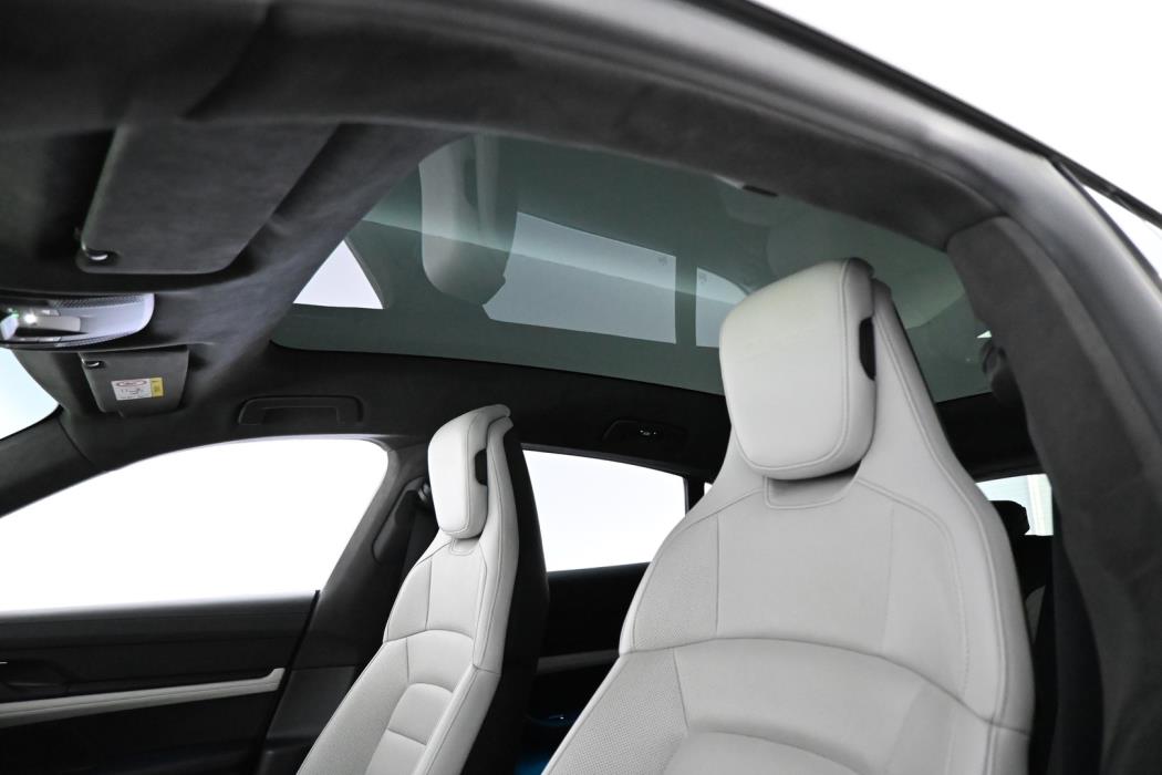 PORSCHE Taycan 2021