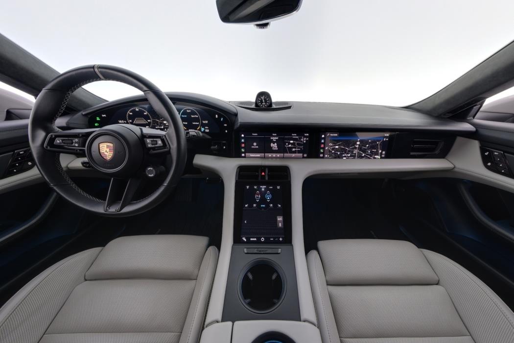 PORSCHE Taycan 2021