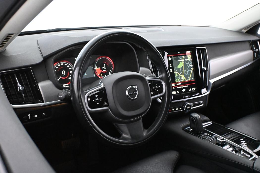 VOLVO V90 2021