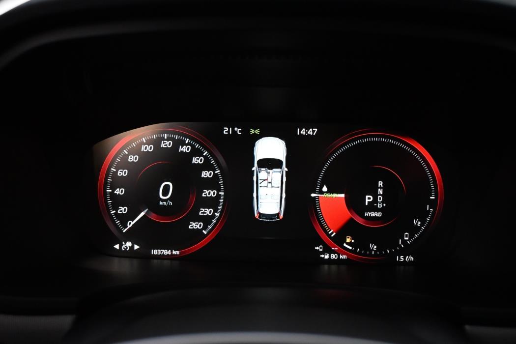 VOLVO V90 2021