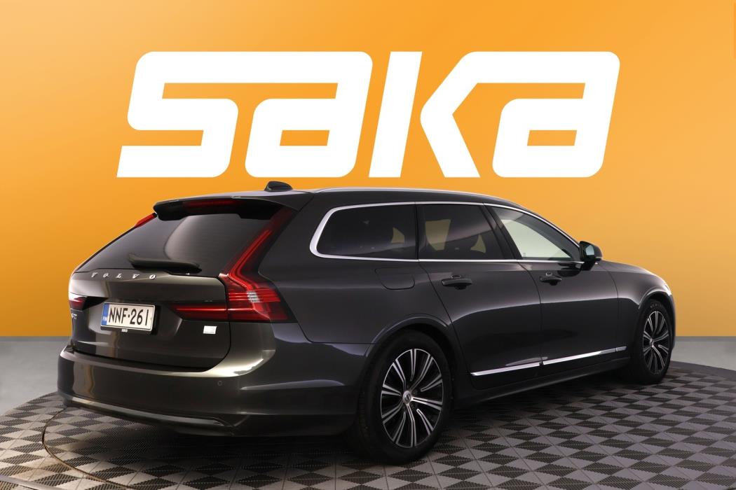 VOLVO V90 2021