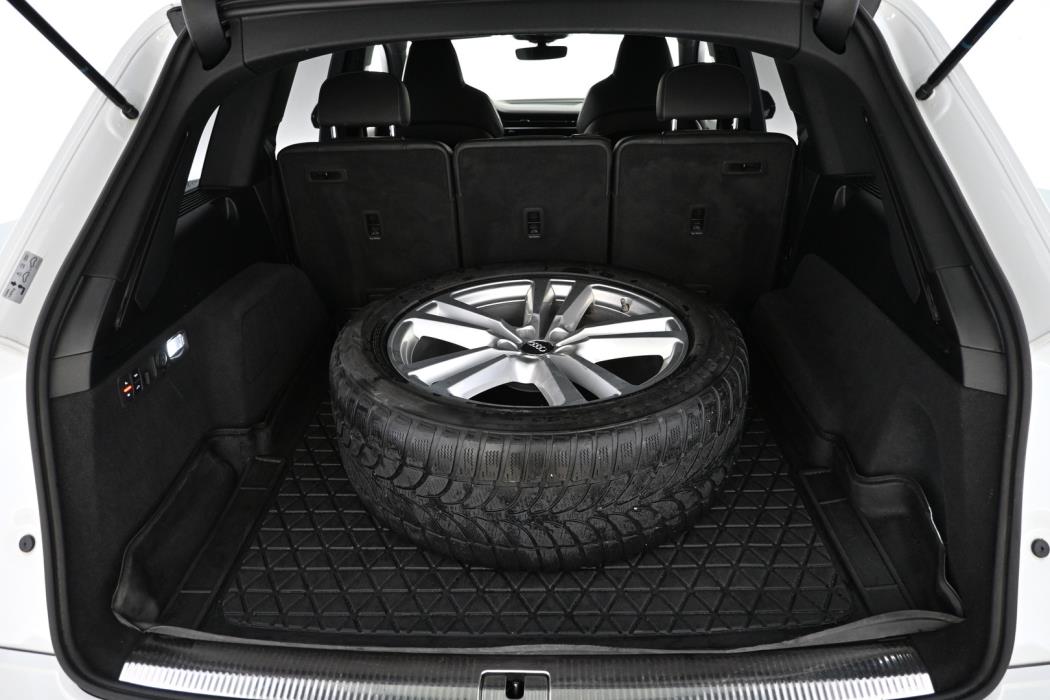 AUDI Q7 2021