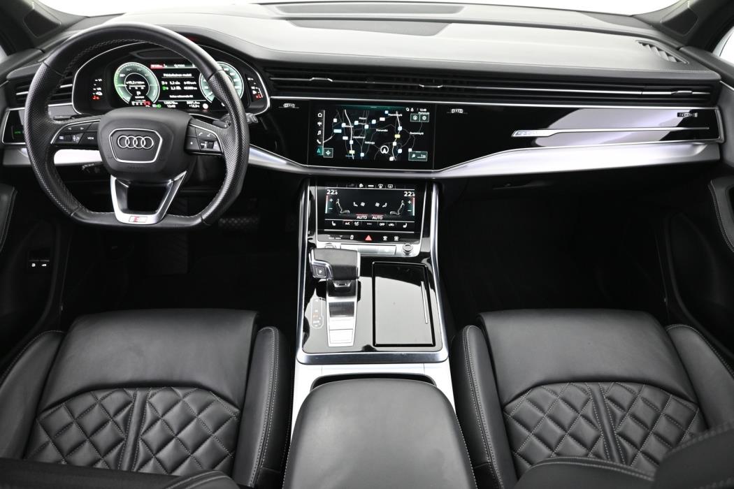 AUDI Q7 2021
