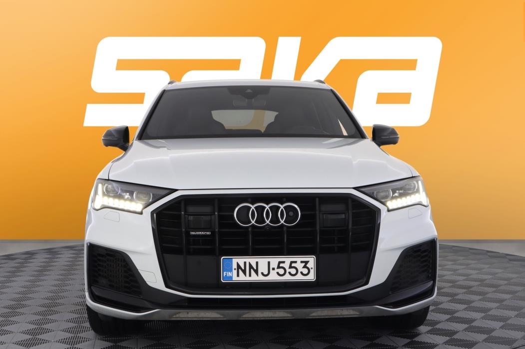 AUDI Q7 2021