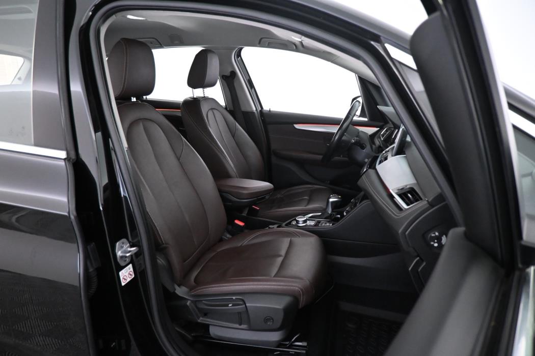 BMW 225 2019