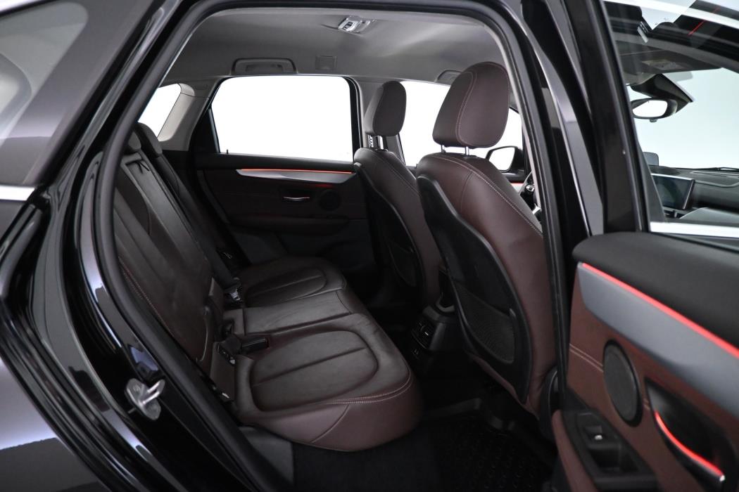 BMW 225 2019