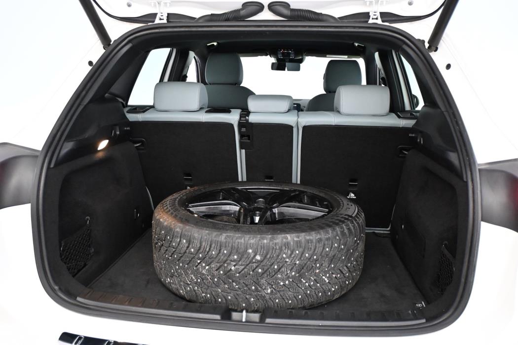 MERCEDES-BENZ GLA 2024