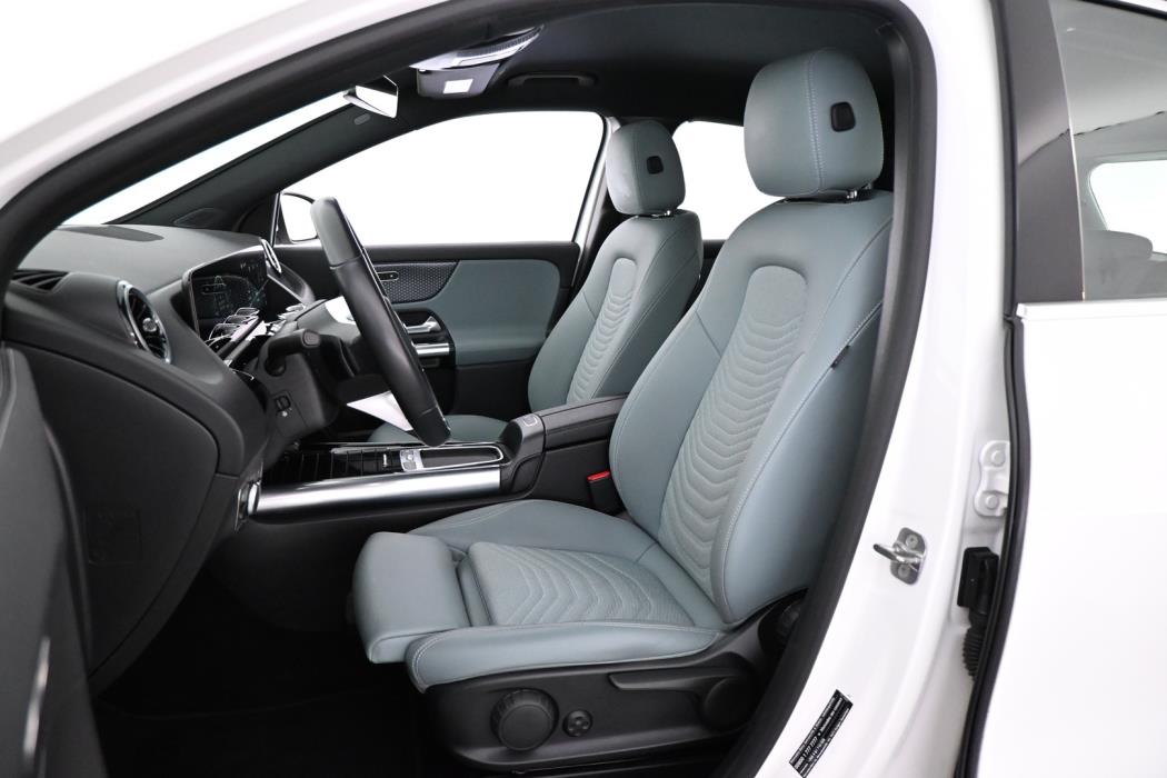 MERCEDES-BENZ GLA 2024