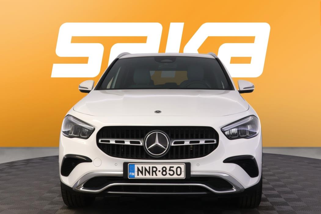 MERCEDES-BENZ GLA 2024