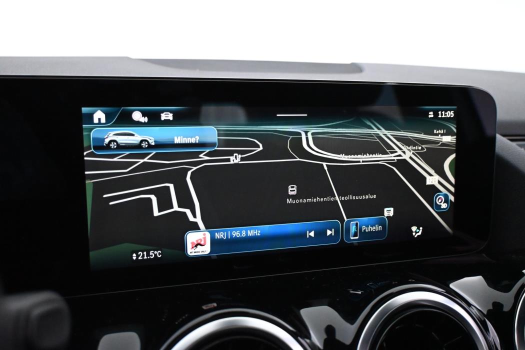 MERCEDES-BENZ GLA 2024