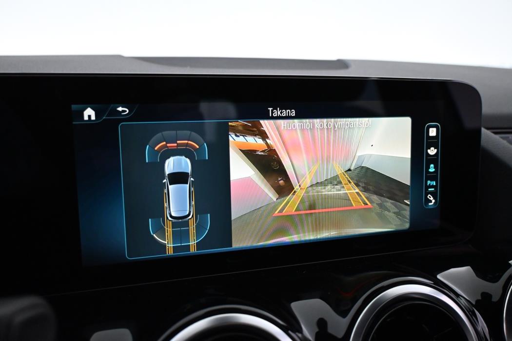 MERCEDES-BENZ GLA 2024