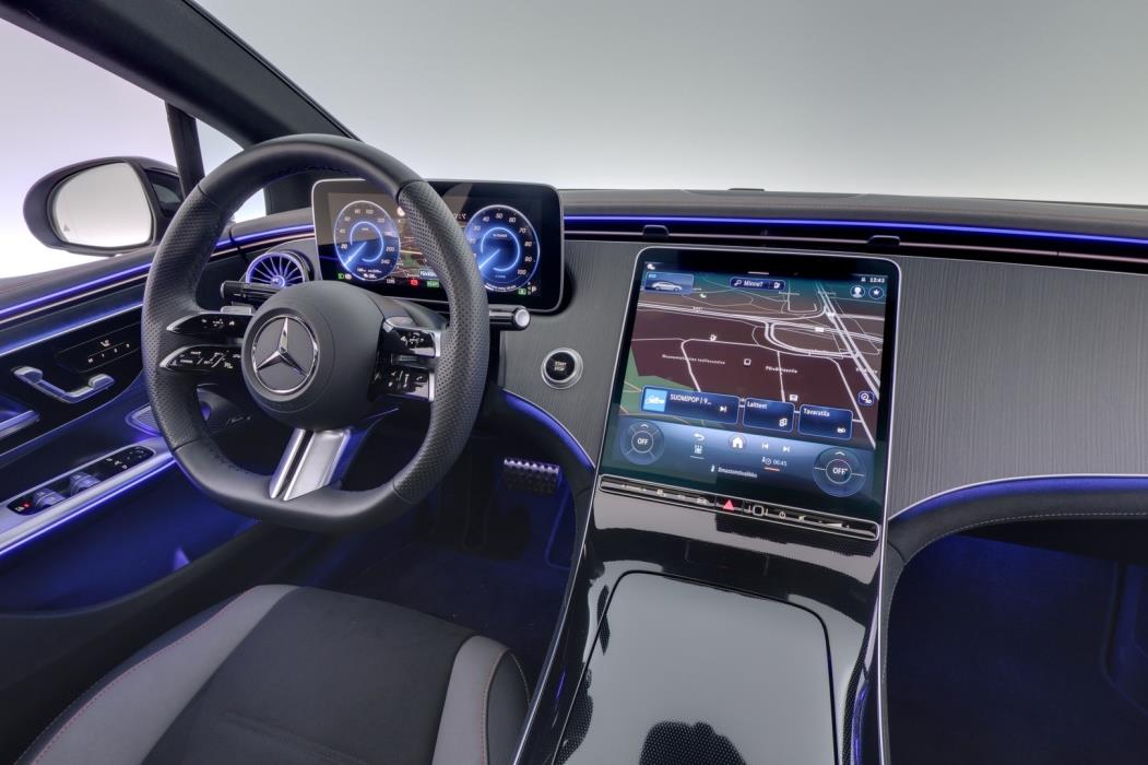 MERCEDES-BENZ EQE 2026