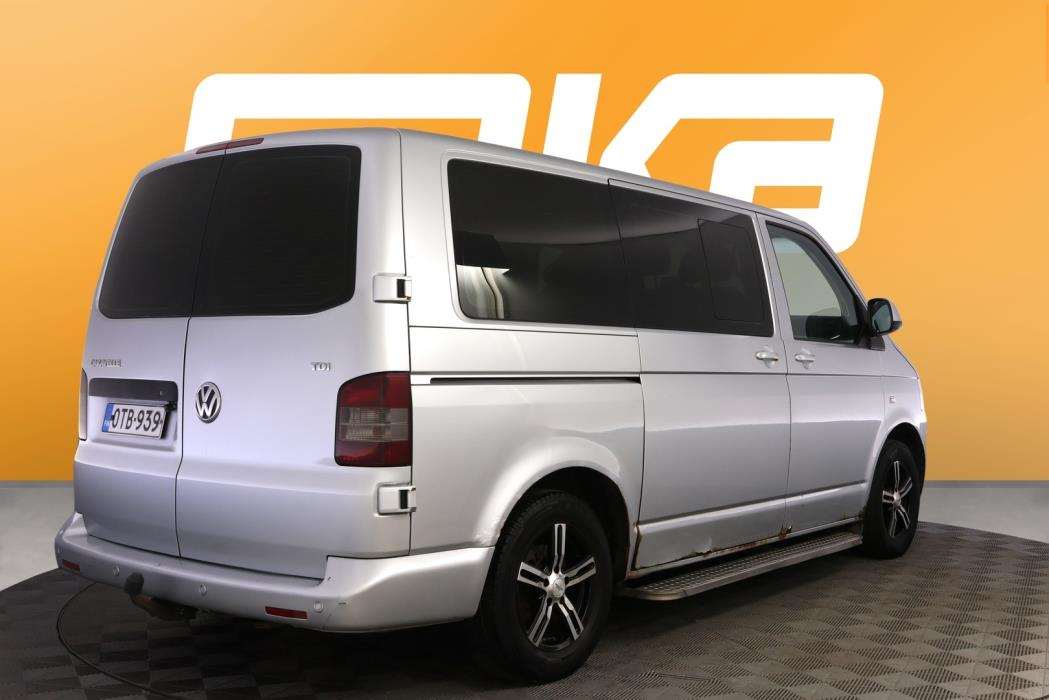 VOLKSWAGEN Caravelle 2010