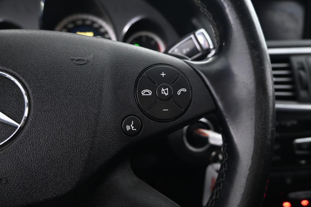 MERCEDES-BENZ E 2012