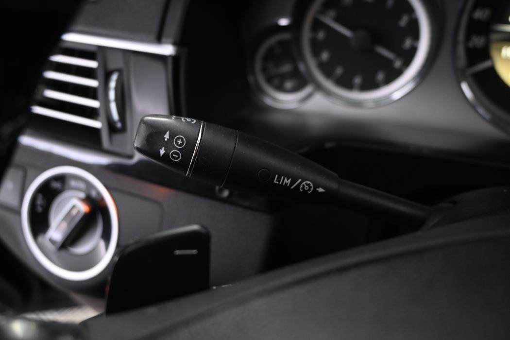 MERCEDES-BENZ E 2012