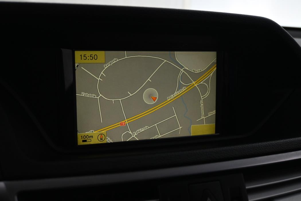 MERCEDES-BENZ E 2012