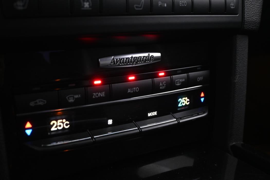 MERCEDES-BENZ E 2012