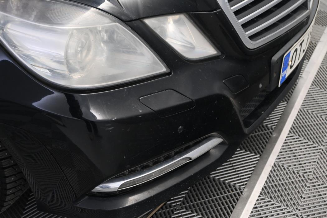 MERCEDES-BENZ E 2012