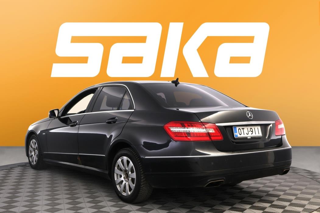 MERCEDES-BENZ E 2012