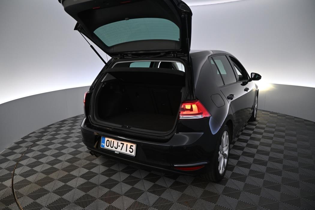 VOLKSWAGEN Golf 2014