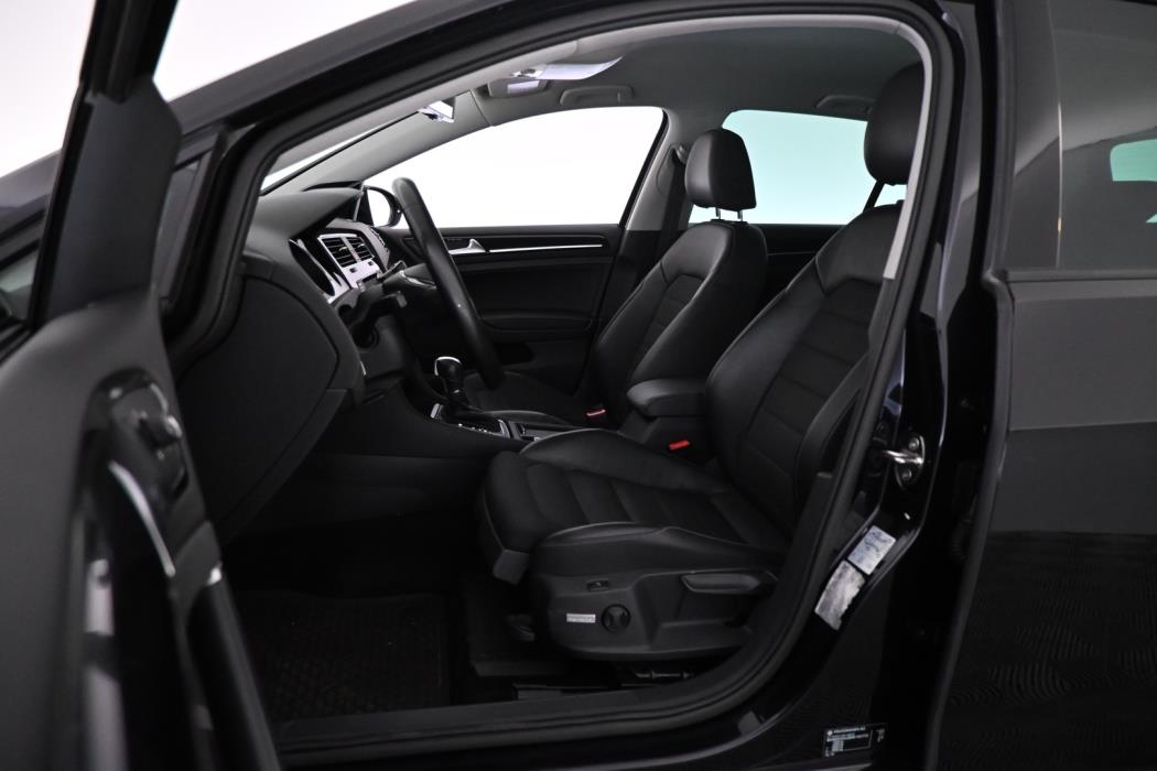 VOLKSWAGEN Golf 2014