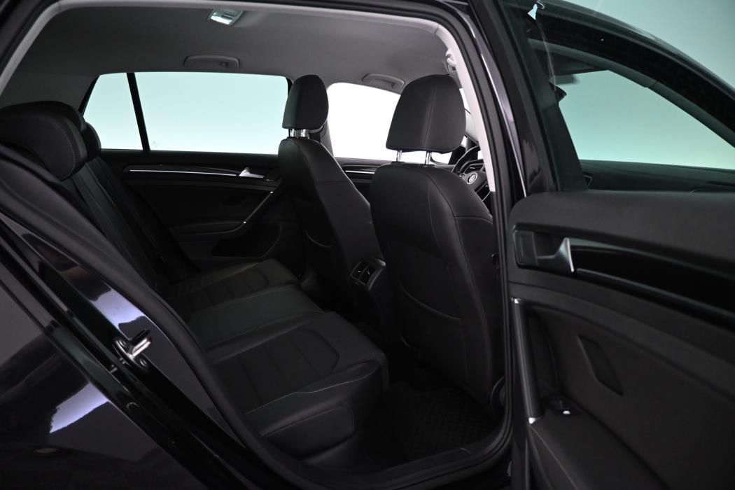 VOLKSWAGEN Golf 2014