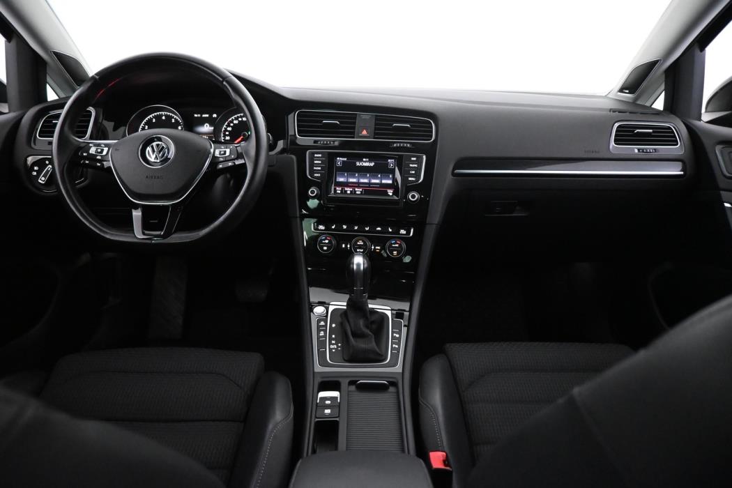 VOLKSWAGEN Golf 2014