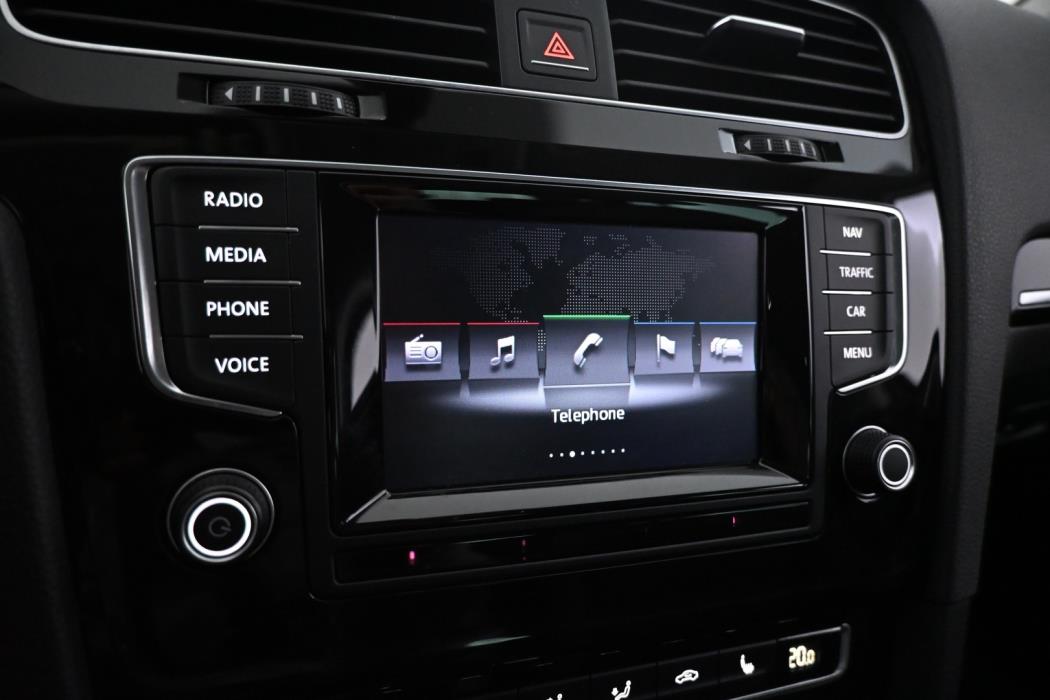 VOLKSWAGEN Golf 2014