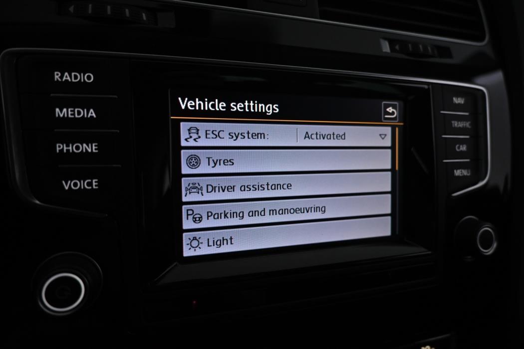 VOLKSWAGEN Golf 2014