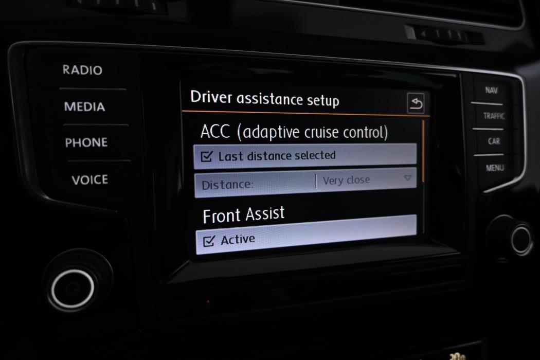 VOLKSWAGEN Golf 2014