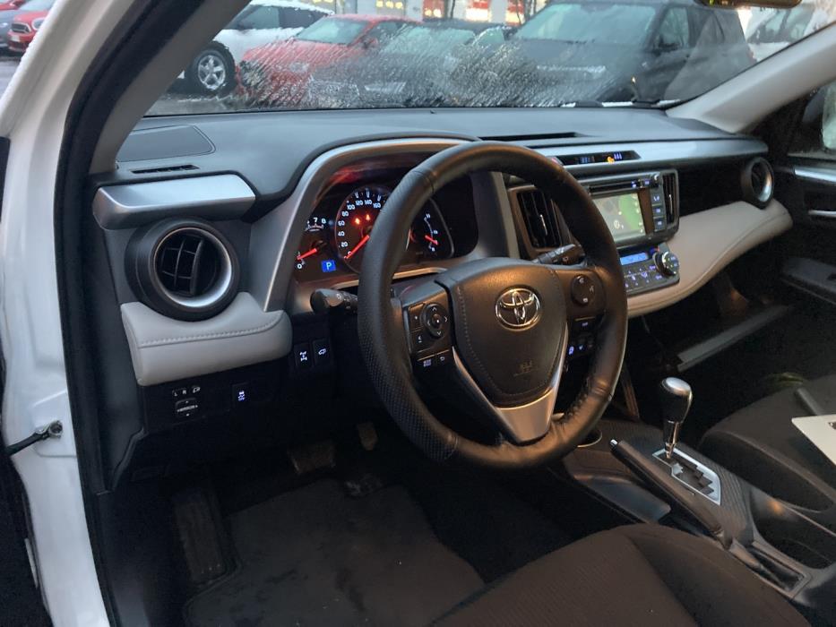 TOYOTA RAV4 2015