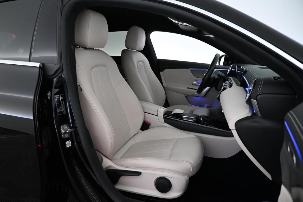 MERCEDES-BENZ CLA 2023