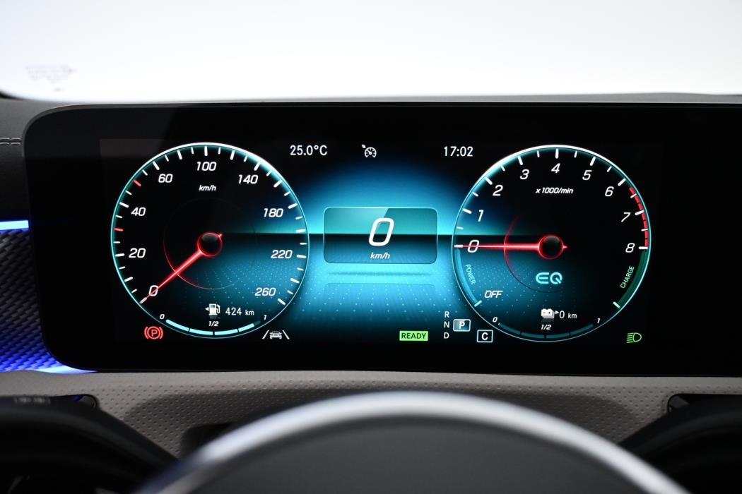 MERCEDES-BENZ CLA 2023